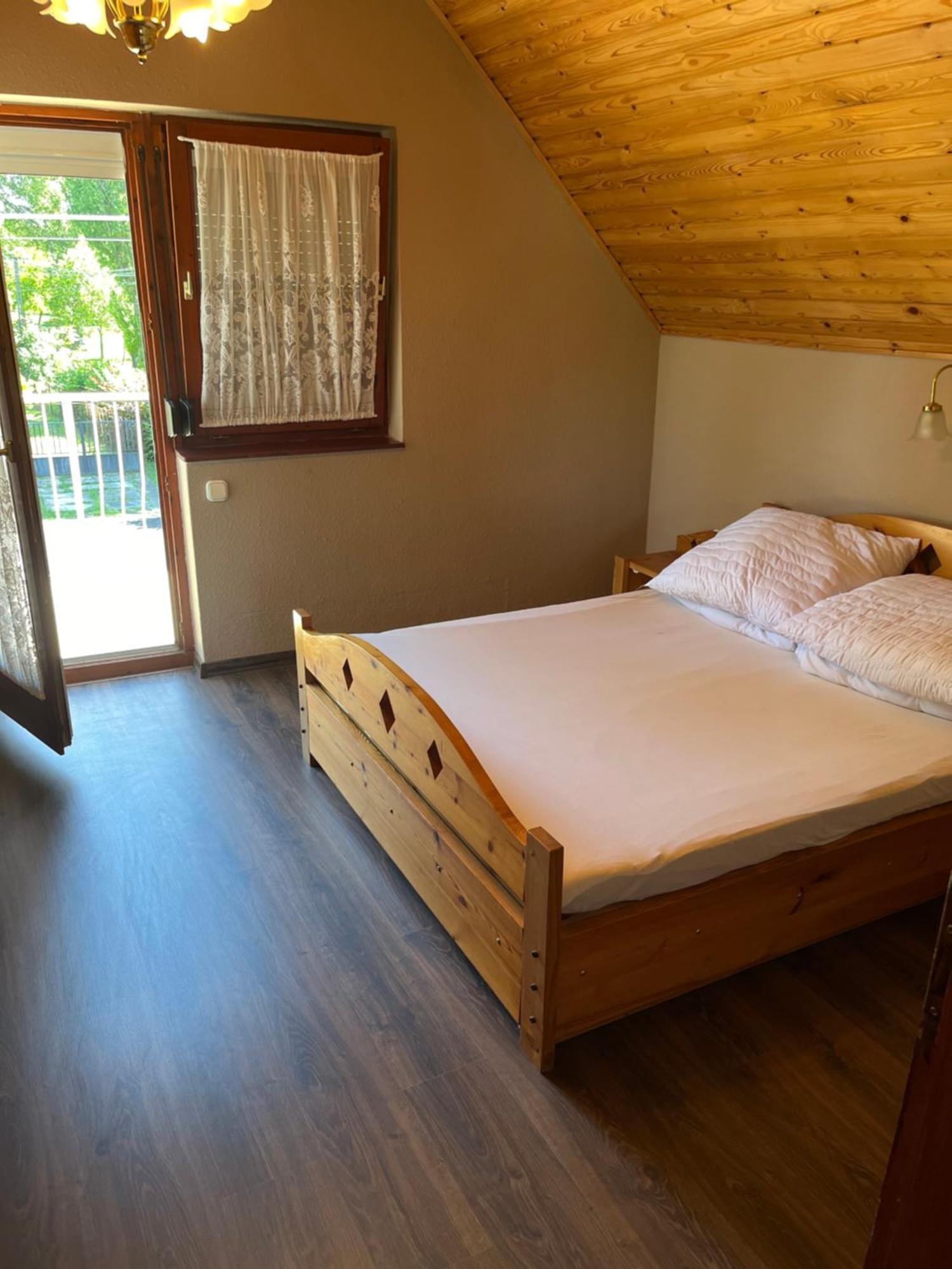 Z&T Apartmanok Siofok Exterior photo